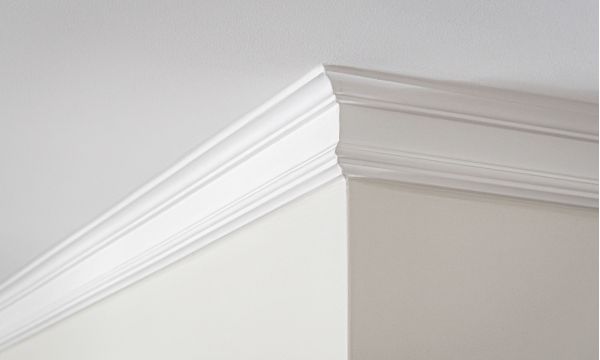 Echter Stuck von Maler Monti in elegantem Wohnraum am Tegernsee